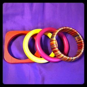 Stackable bracelet set